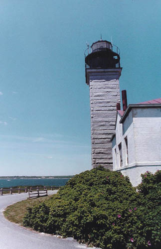 lighthouse-day.jpg (221864 bytes)