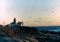 lighthouse-dusk.jpg (74140 bytes)