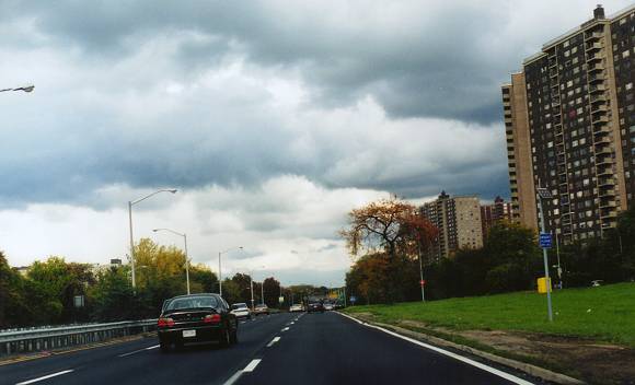 Hutchinson River Pkwy Northbound thru Co-op City