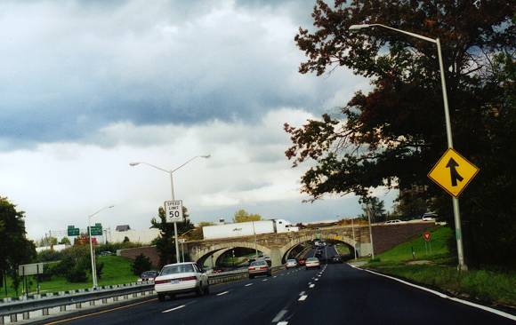 Hutchinson River Pkwy North at New England Thruway