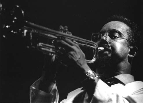 lesterbowie.jpg (19082 byte)