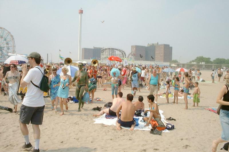 042bHMBandBeachProcession