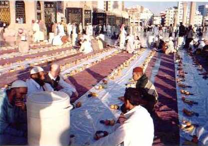 Preparation of Aftaar in Prophet (P.B.U.H) Mosque