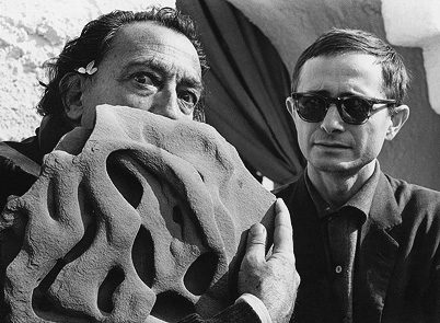 Salvador Dalí i Josep Maria Subirachs. Cadaqués, 1963
