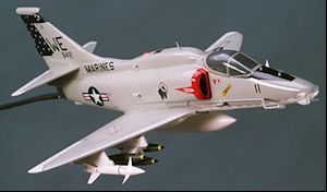 fa4skyhawk.jpg (9459 bytes)