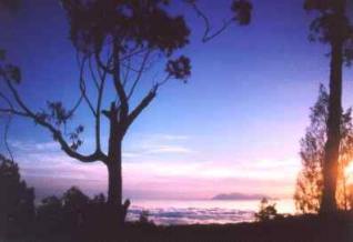 Kerajaan Awan by Rakhmat!