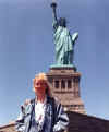 Robynstatueofliberty.jpg (24966 bytes)