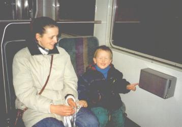 [Dani + Rita in S-Bahn Ffm. (1)]