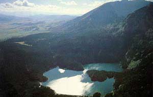 blacklake.JPG (11002 bytes)