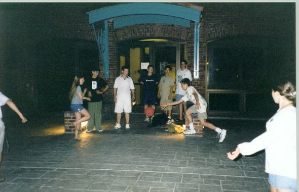 4square1.jpg (36638 bytes)