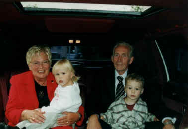 150820020113 in limousine.jpg (82307 bytes)