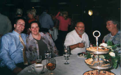 150820020423 feestpa 1.jpg (220887 bytes)