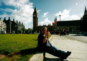 2001.09.15 01.26 london bigben emy1.jpg (204518 bytes)