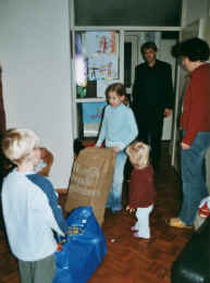200212050113 kadootjes binnen.jpg (66807 bytes)