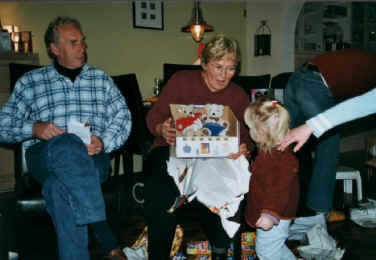 200212050204 ma surprise.jpg (109038 bytes)