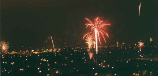 2002123125vuurwerk.jpg (82621 bytes)