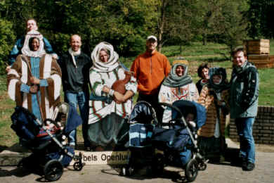 20030503 07 hhs groep.jpg (164695 bytes)
