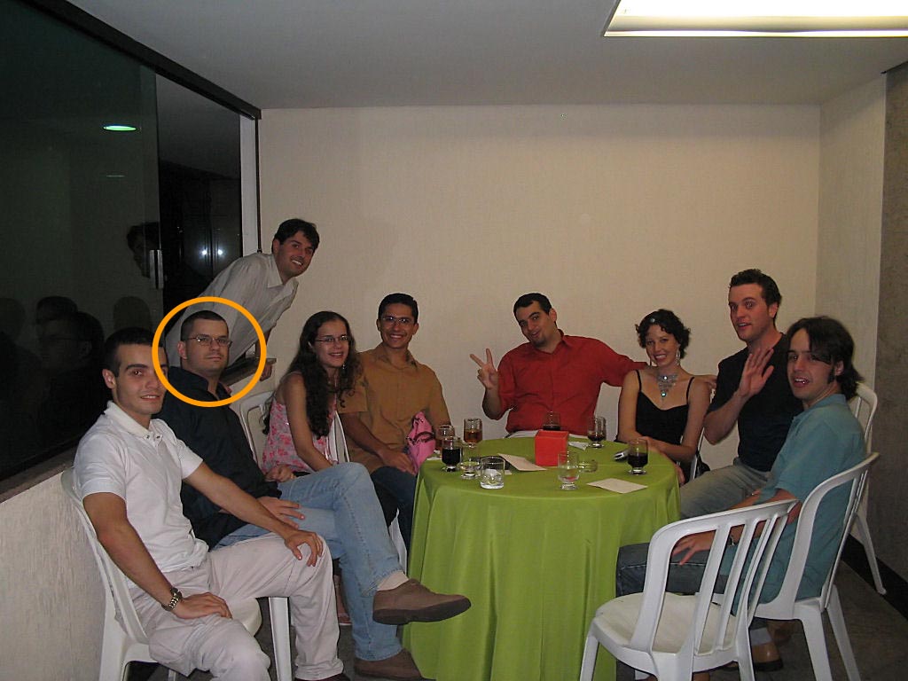 Me divertindo numa festa com meus amigos