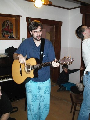 11.jpg (35252 bytes)