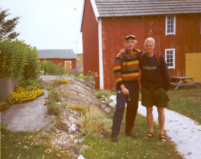 Her er jeg og pappa p en sommerdag p Bjrnsund.