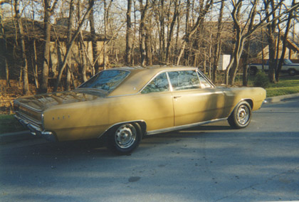 side.jpg (56345 bytes)