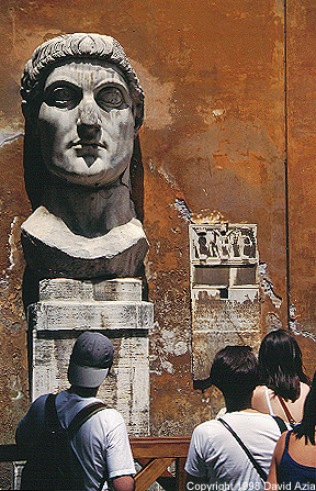bigheadagainstsmalltourists.jpg (145327 bytes)