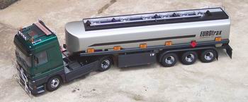 Actros with tank trailer