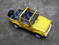 Suzuki Jimny in Yellow