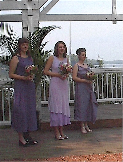 bridesmaids01.JPG (76326 bytes)
