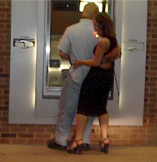 Laura21st05.jpg (57096 bytes)