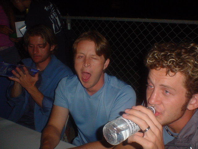 Jordon yawnin', Nic drinkin'