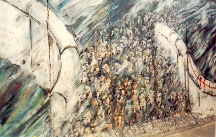 wall2.jpg (242610 bytes)