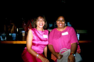 Reunion Susan-Gena Afterset.jpg (79558 bytes)