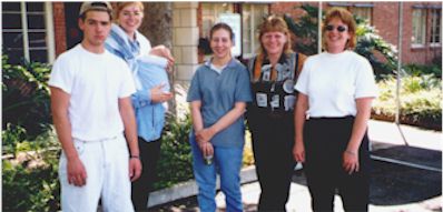 float friends.jpg (20531 bytes)