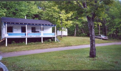 Le Chalet Avec Le Stationnement  Droite