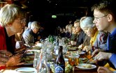 Lunch på Palace med Ulla Holm och Carl Johan Petersson i förgrunden