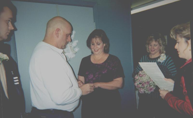 wedding10.jpg (26645 bytes)