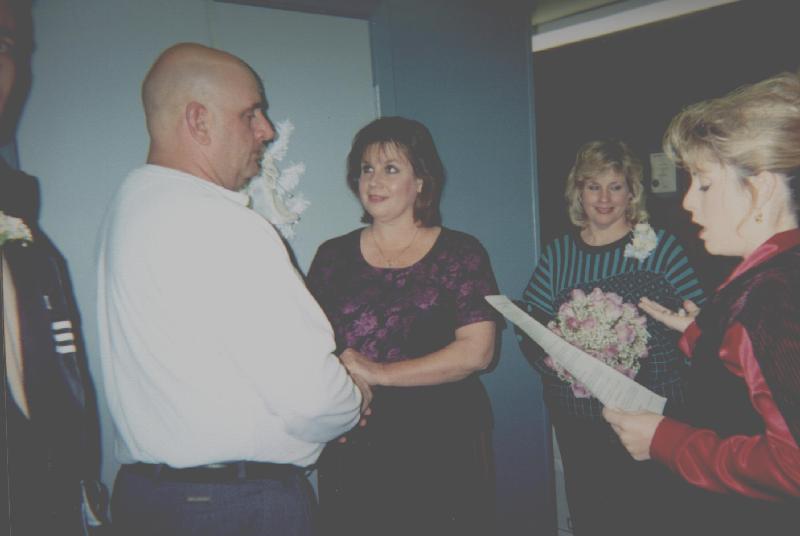 wedding9.jpg (30130 bytes)