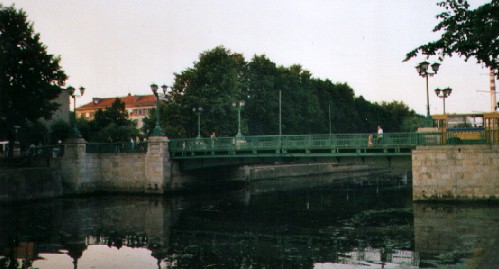 the bridge over the River Dane