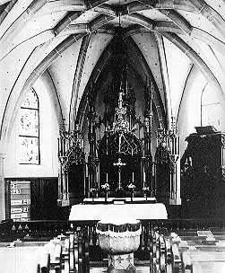 Chorinnenansicht mit neugotischer Einrichtung nach 1900