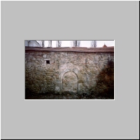 Traiteurhof, sptmittelalterliche Mauer mit Portalen