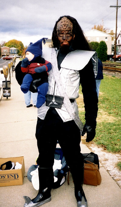 Klingon warrior, Starfleet baby