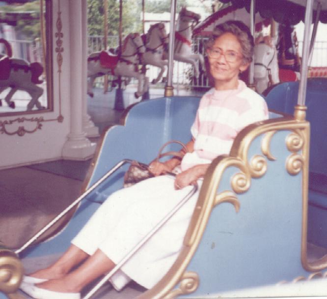 LoLa iYing 1926-1998(m0m'S siDe) in jaPan