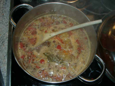 Die Suppe im Topf (vor dem Stabmixereinsatz)