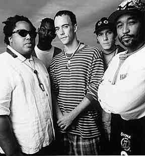 Picture: The Band Gathered Around (10 kb)