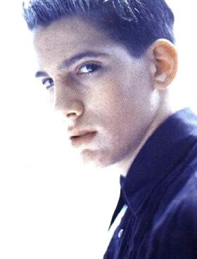 stevie6.jpg (17410 bytes)