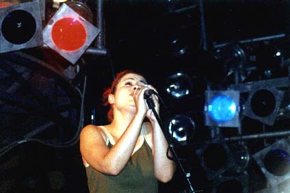 sofiaqq2.jpg (23858 bytes)