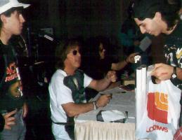 Signing autographs'
