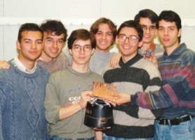 Yo, mis amigos y el robot :-]
