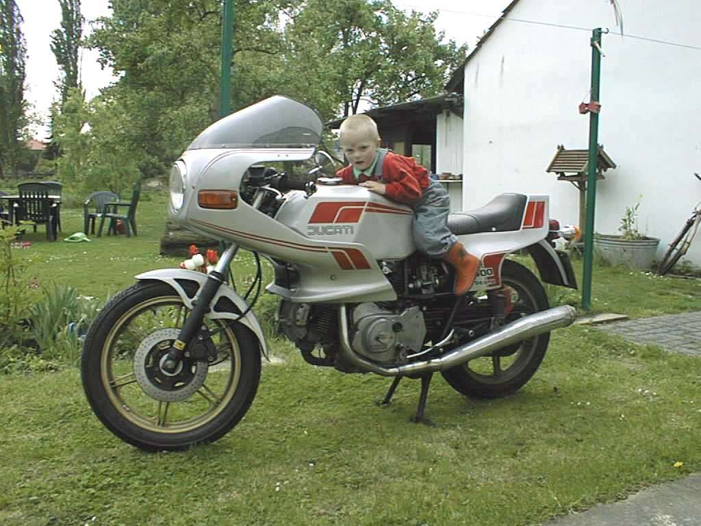 Ducati Pantah 600 di Roger